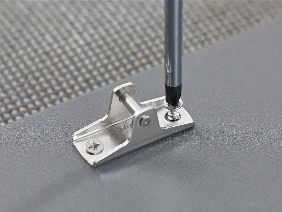 Aventos HK-XS Lever Arm Door Mounting Plate for Wood And Wide Aluminum, Screw-On, Nickel-Plated - Image 3
