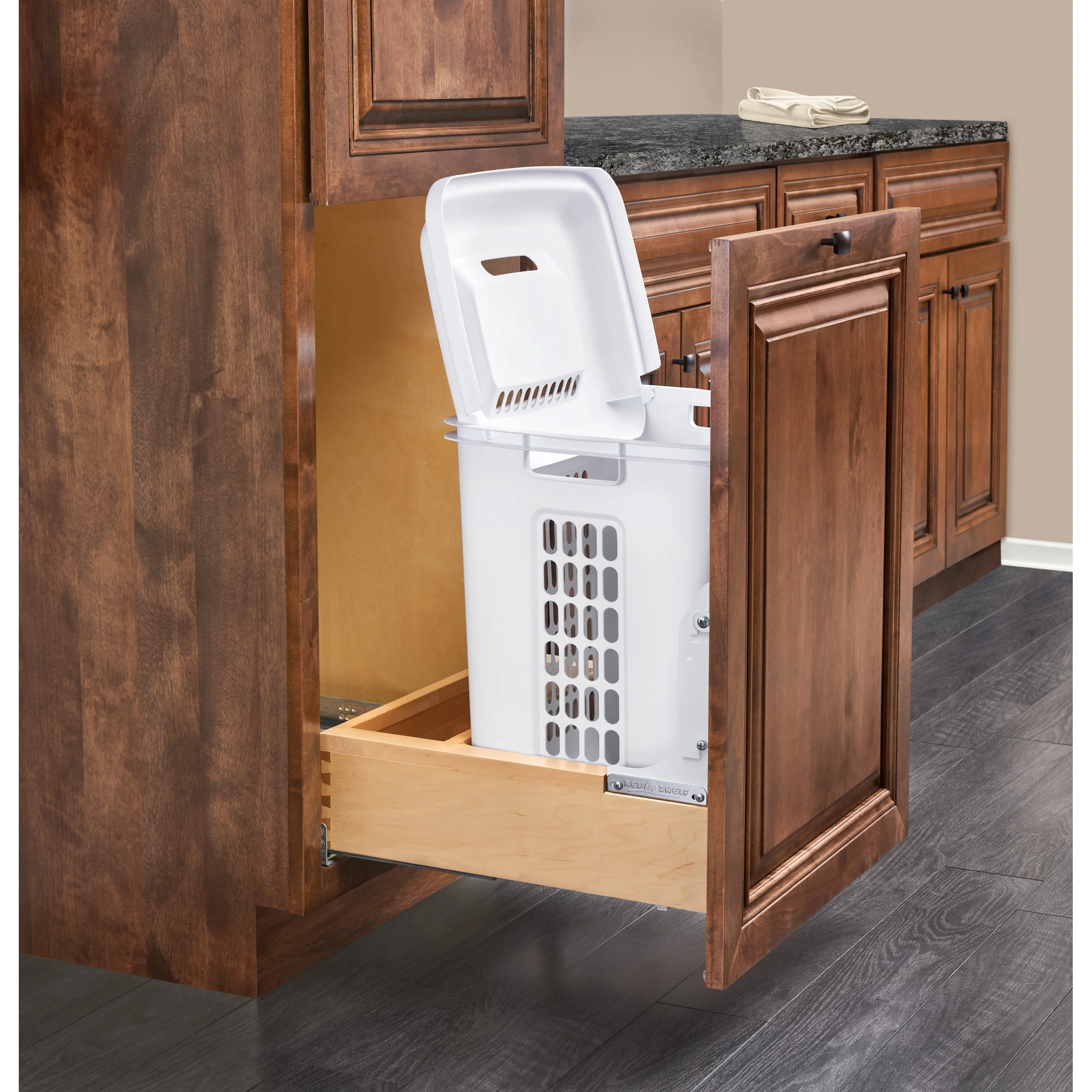 24 in Vanity Bottom mount Hamper Natural  20.31 in (516 mm) W x 18.69 in (475 mm) D x 21.25 in (540 mm) H - Image 4