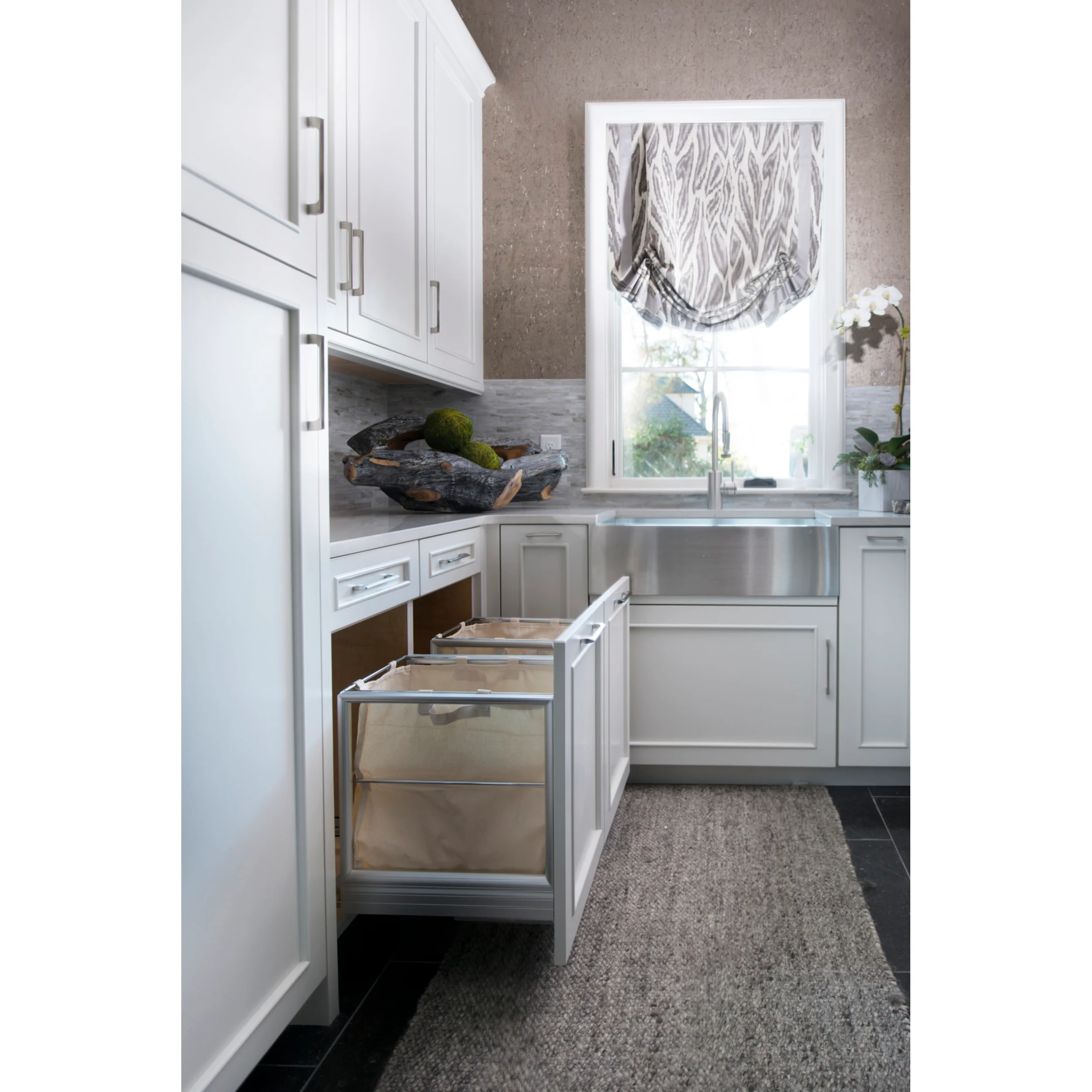 Aluminum Pull-Out Hamper White  14.31 in (363 mm) W x 18.05 in (458 mm) D x 19.34 in (491 mm) H - Image 3