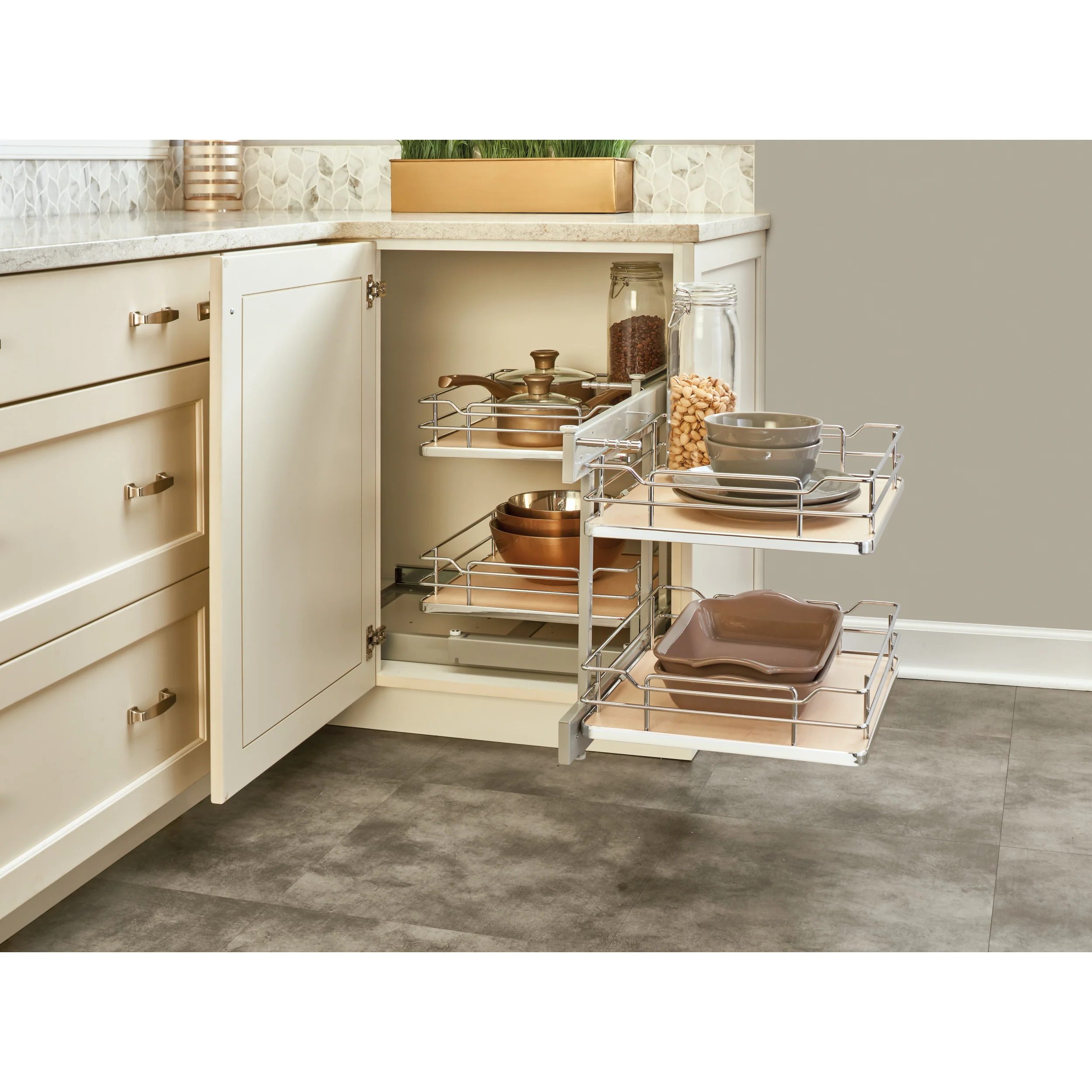 15 in Maple Blind Corner Organizer Soft-Close Natural  26.25 in (667 mm) W x 20.25 in (514 mm) D x 21 in (533 mm) H - Image 10