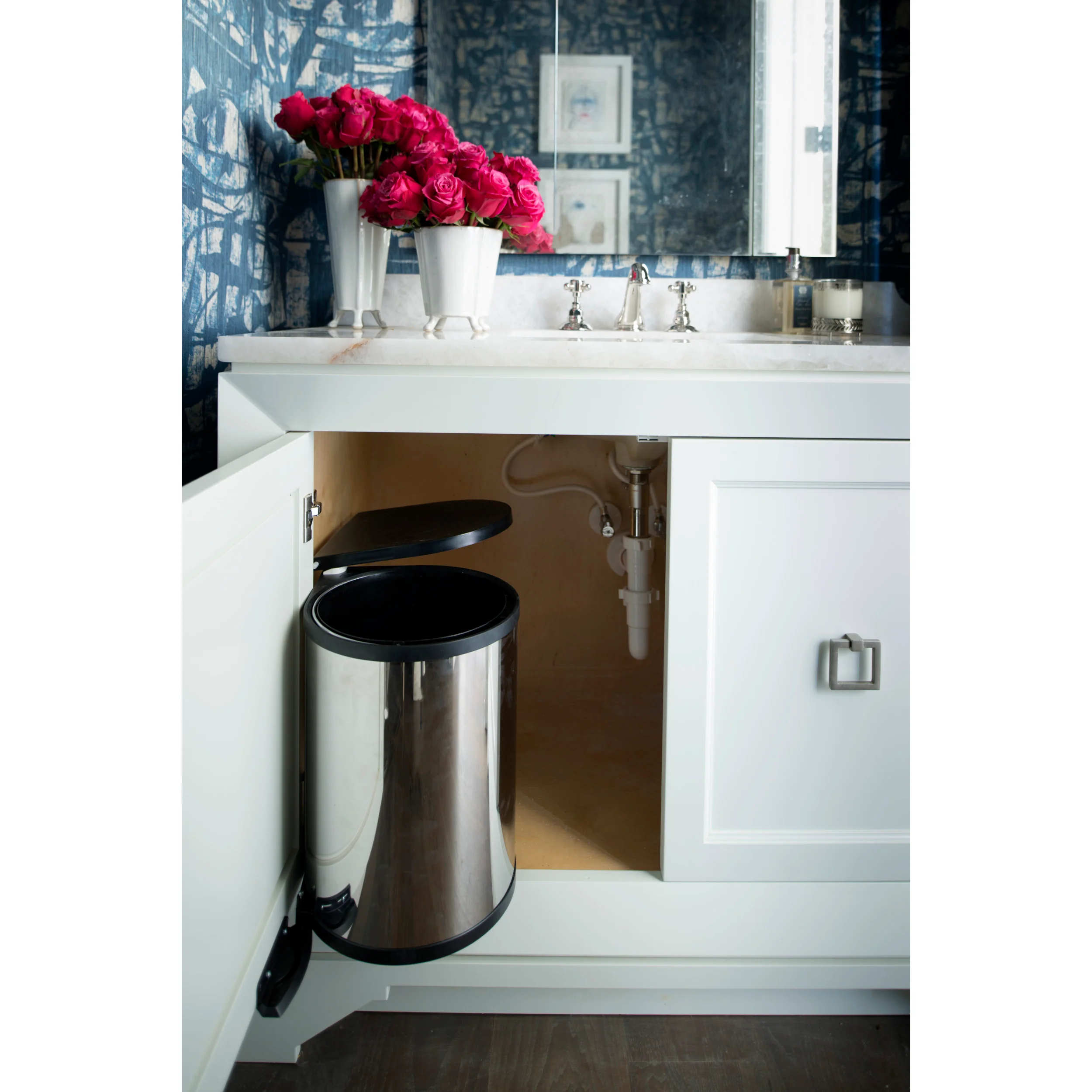 14 Liter Pivot Out Waste Container Stainless  13.44 in (341 mm) W x 10.69 in (272 mm) D x 15.19 in (386 mm) H - Image 2
