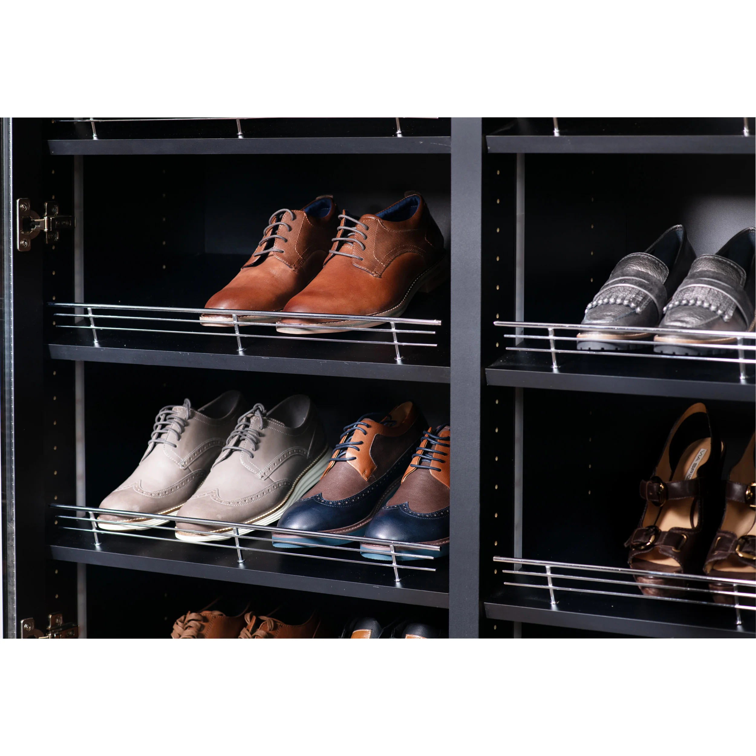 29 in Chrome Wire Shoe Rail Chrome  29 in (737 mm) W x 0.25 in (6 mm) D x 2.25 in (57 mm) H - Image 7